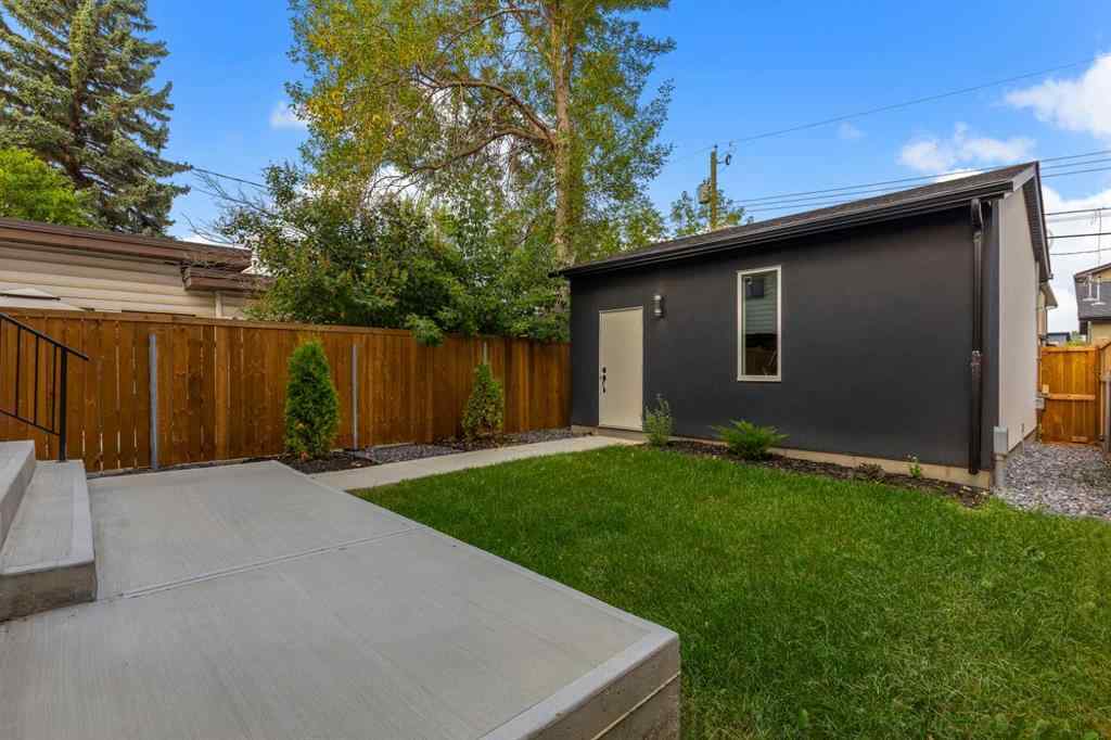 MLS® A2255636 - 1710 29 Street SW in Shaganappi Calgary, Residential