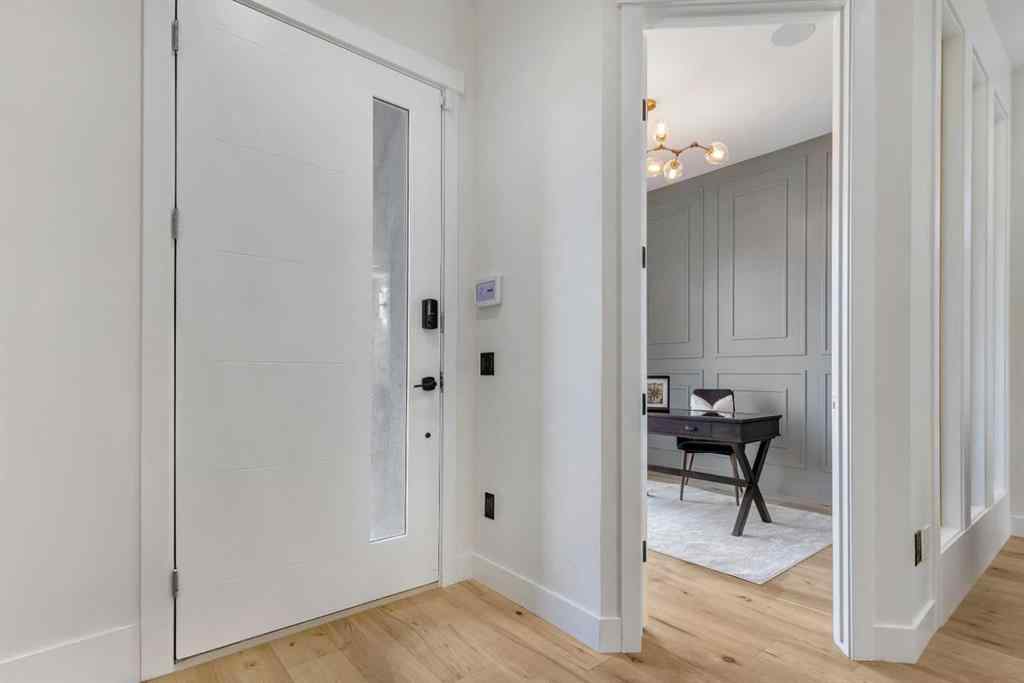 MLS® A2255636 - 1710 29 Street SW in Shaganappi Calgary, Residential
