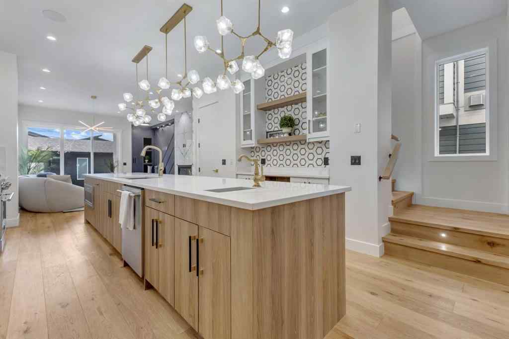 MLS® A2255636 - 1710 29 Street SW in Shaganappi Calgary, Residential