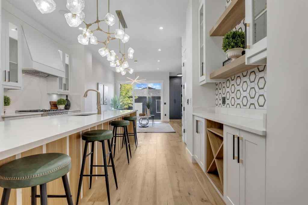 MLS® A2255636 - 1710 29 Street SW in Shaganappi Calgary, Residential