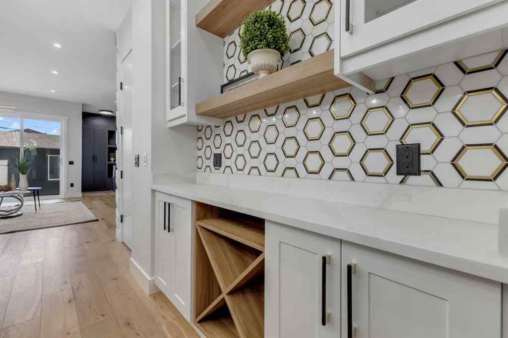 MLS® A2255636 - 1710 29 Street SW in Shaganappi Calgary, Residential