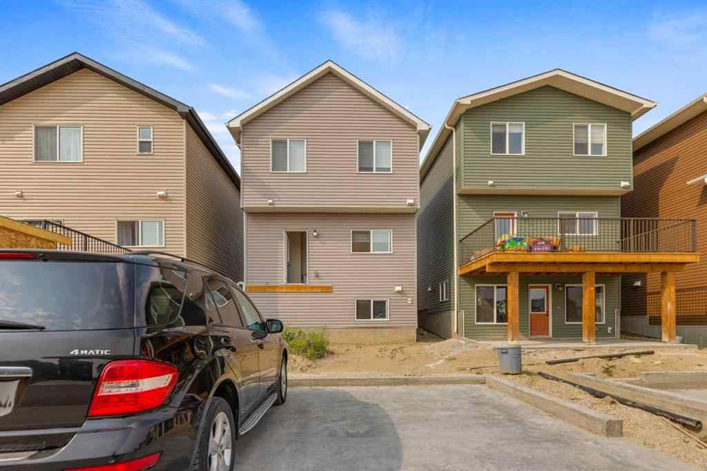 MLS® A2255639 - 746 Bayview Hill SW in Bayview Airdrie, Residential