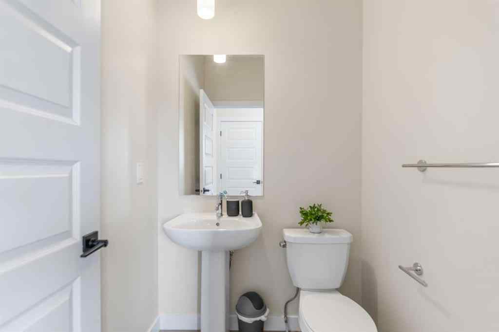 MLS® A2255639 - 746 Bayview Hill SW in Bayview Airdrie, Residential