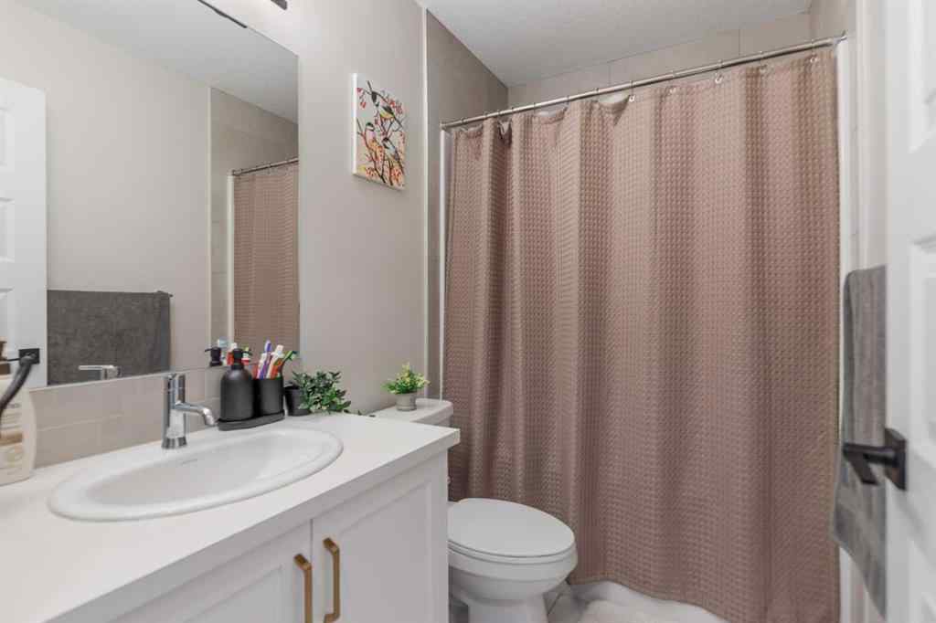 MLS® A2255639 - 746 Bayview Hill SW in Bayview Airdrie, Residential