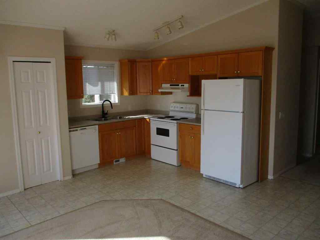 MLS® A2255644 - 804 2nd Street NW in NONE Manning, Commercial