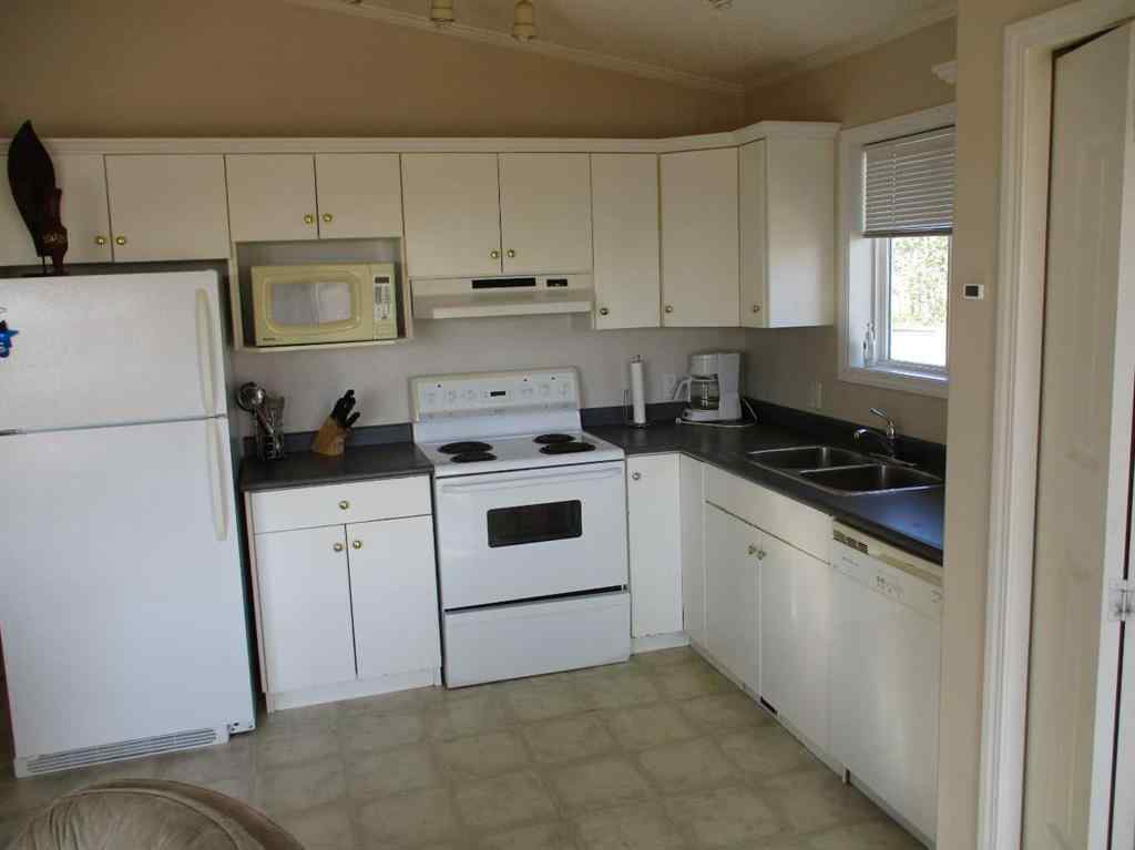 MLS® A2255644 - 804 2nd Street NW in NONE Manning, Commercial