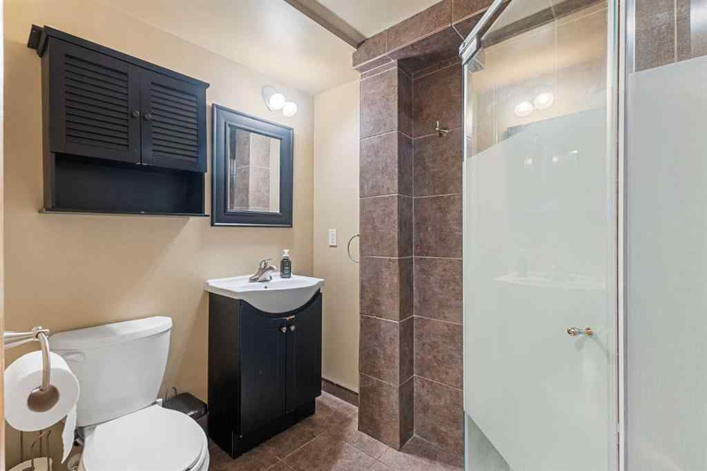 MLS® A2255646 - 933 Applewood Drive SE in Applewood Park Calgary, Residential