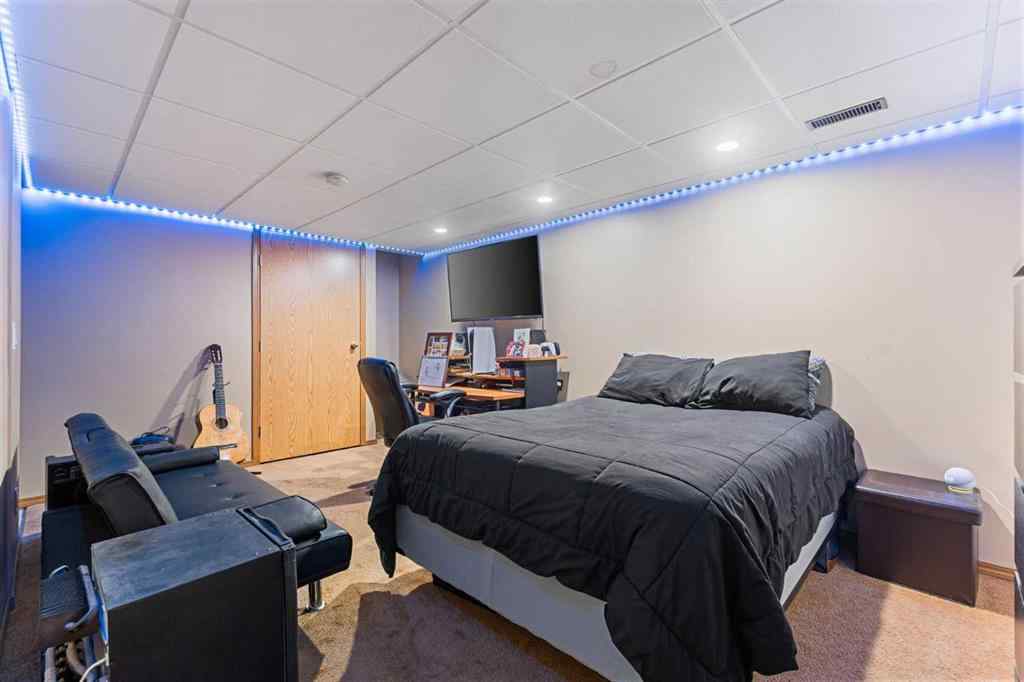 MLS® A2255646 - 933 Applewood Drive SE in Applewood Park Calgary, Residential