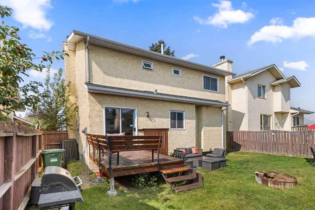 MLS® A2255646 - 933 Applewood Drive SE in Applewood Park Calgary, Residential