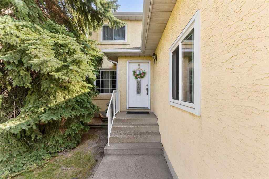 MLS® A2255646 - 933 Applewood Drive SE in Applewood Park Calgary, Residential