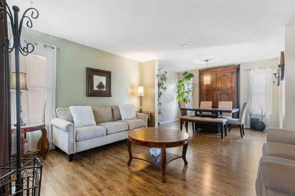 MLS® A2255646 - 933 Applewood Drive SE in Applewood Park Calgary, Residential