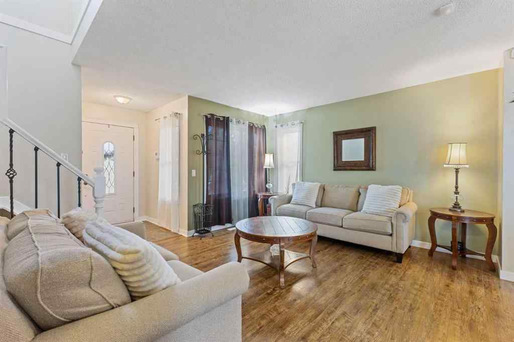 MLS® A2255646 - 933 Applewood Drive SE in Applewood Park Calgary, Residential