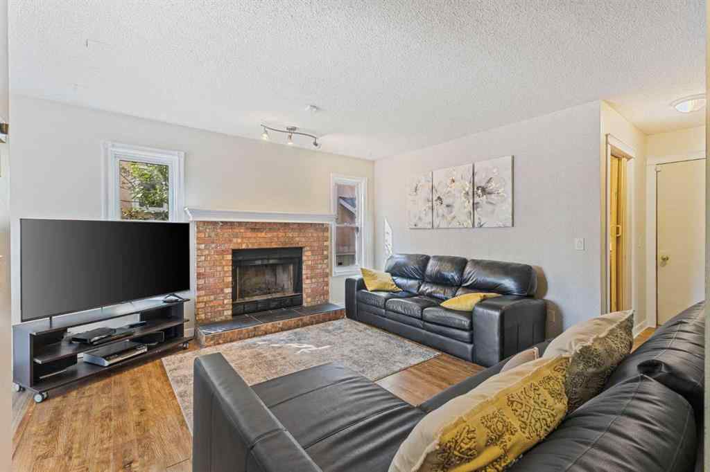 MLS® A2255646 - 933 Applewood Drive SE in Applewood Park Calgary, Residential