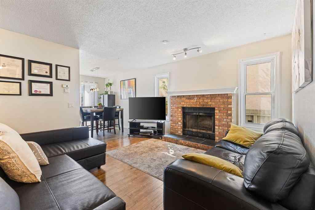 MLS® A2255646 - 933 Applewood Drive SE in Applewood Park Calgary, Residential