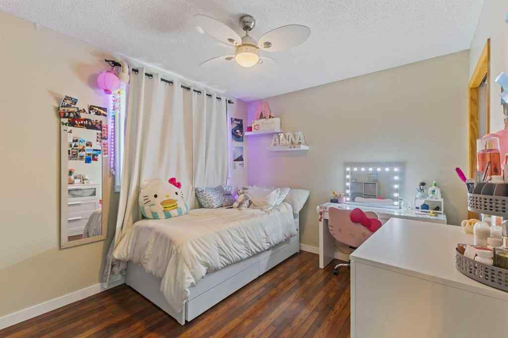 MLS® A2255646 - 933 Applewood Drive SE in Applewood Park Calgary, Residential