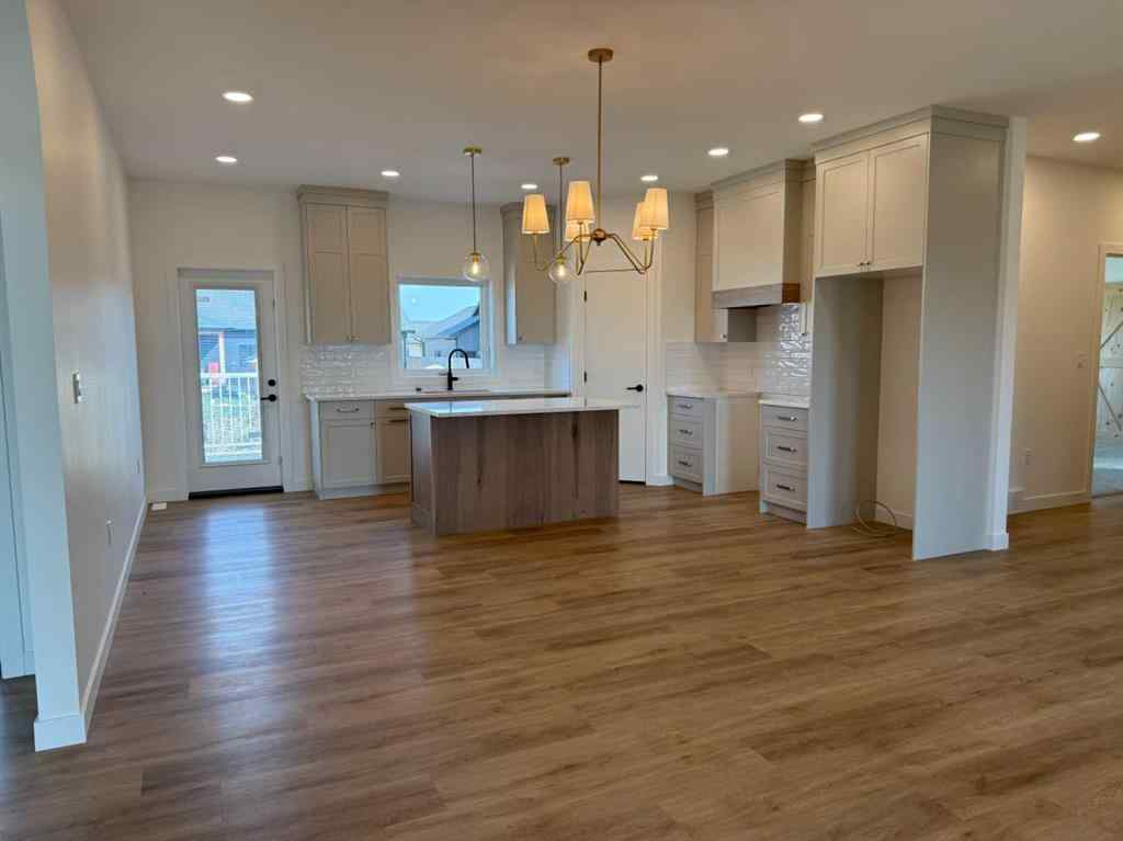 MLS® A2255648 - 216 Westview Crescent W in NONE Bow Island, Residential