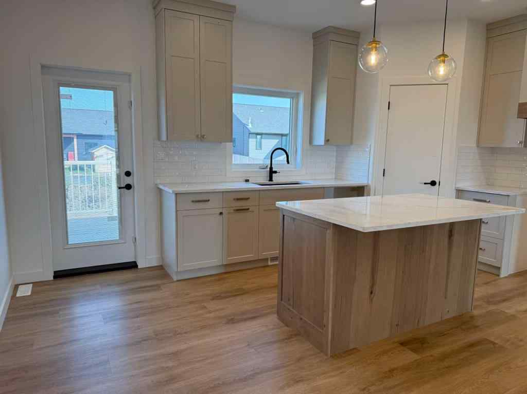 MLS® A2255648 - 216 Westview Crescent W in NONE Bow Island, Residential