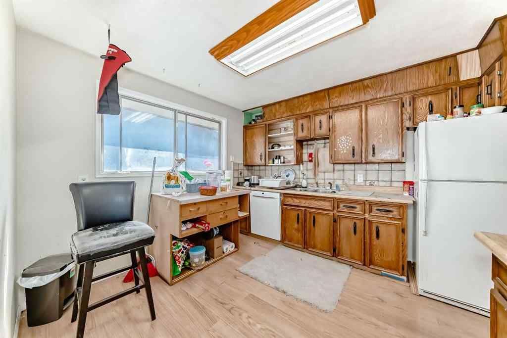 MLS® A2255653 - 1502 49 Street SE in Forest Lawn Calgary, Residential