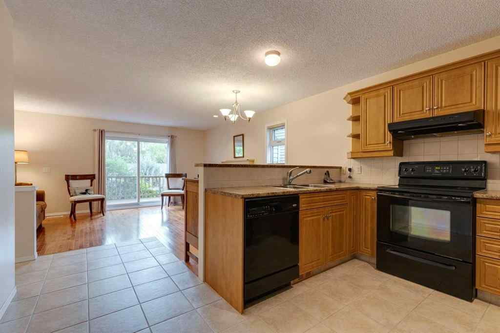 MLS® A2255658 - 7204 Sierra Morena Boulevard SW in Signal Hill Calgary, Residential