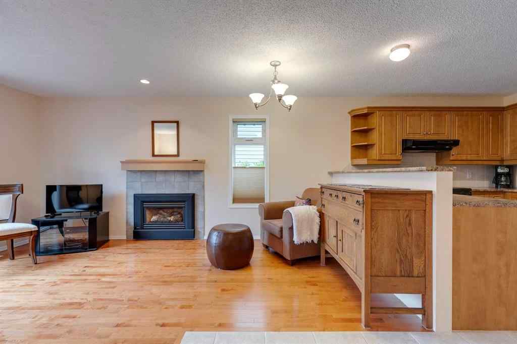 MLS® A2255658 - 7204 Sierra Morena Boulevard SW in Signal Hill Calgary, Residential