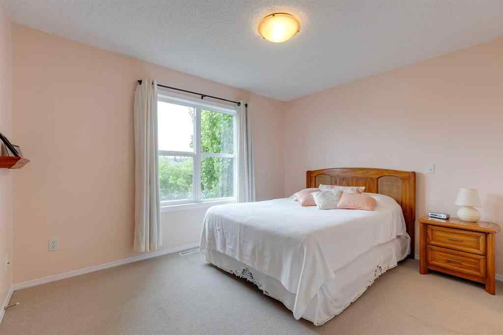 MLS® A2255658 - 7204 Sierra Morena Boulevard SW in Signal Hill Calgary, Residential