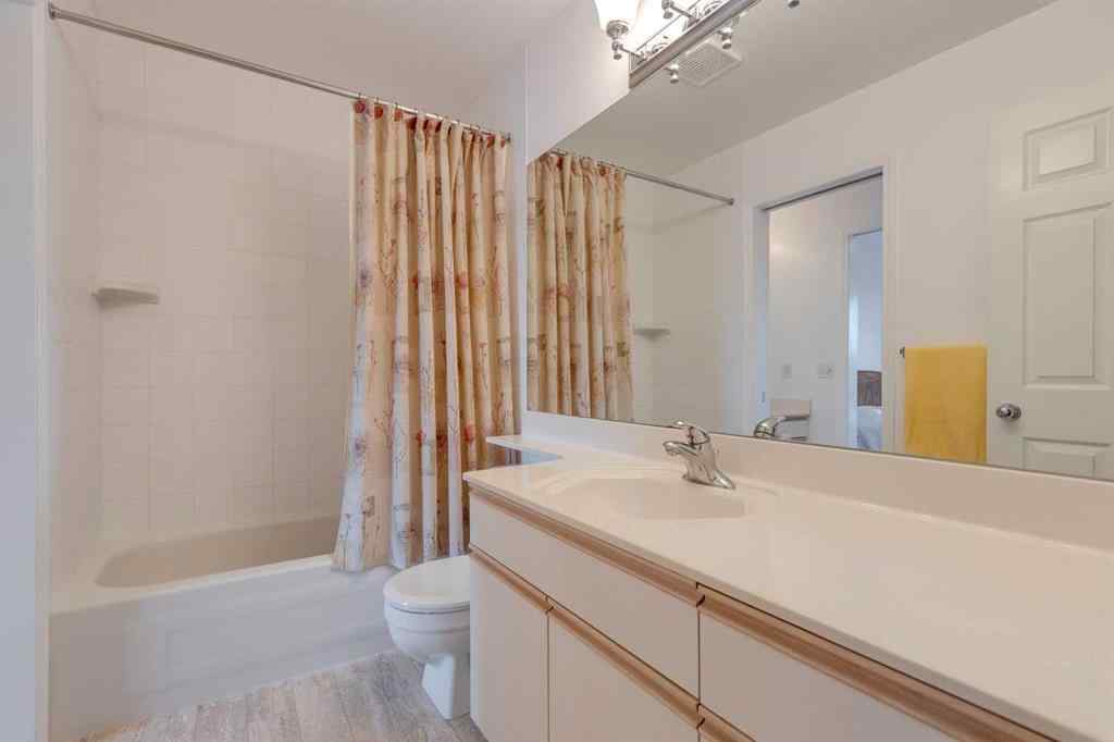 MLS® A2255658 - 7204 Sierra Morena Boulevard SW in Signal Hill Calgary, Residential