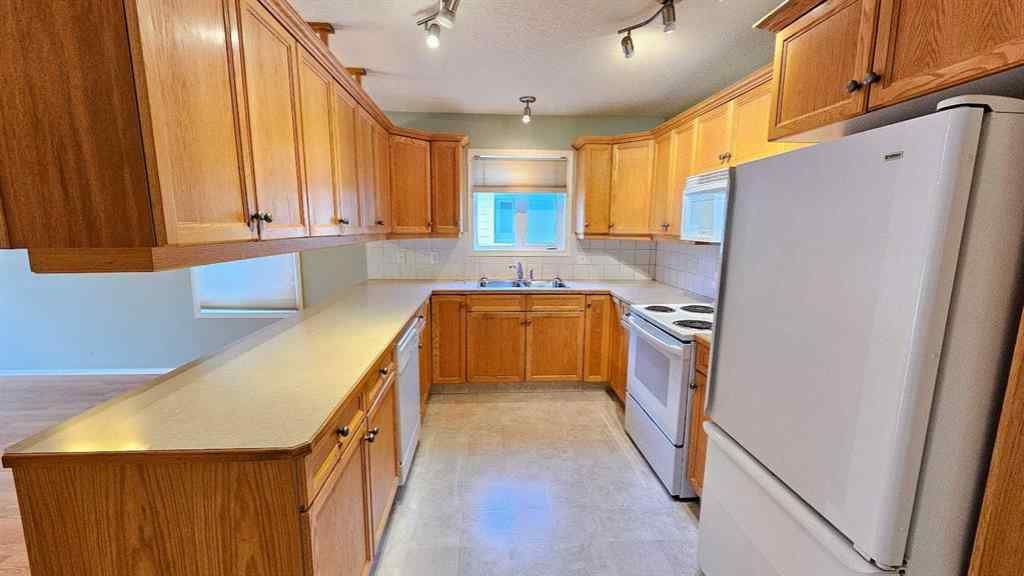MLS® A2255659 - 621 6 Avenue SW in NONE Sundre, Residential