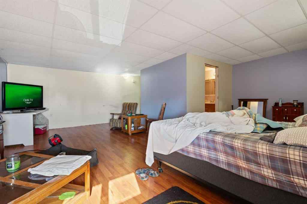 MLS® A2255672 - 4932 50 Street  in Lougheed Lougheed, Commercial