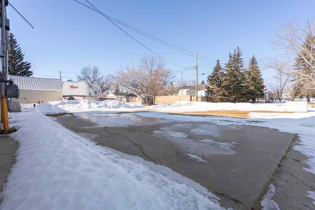 MLS® A2255672 - 4932 50 Street  in Lougheed Lougheed, Commercial