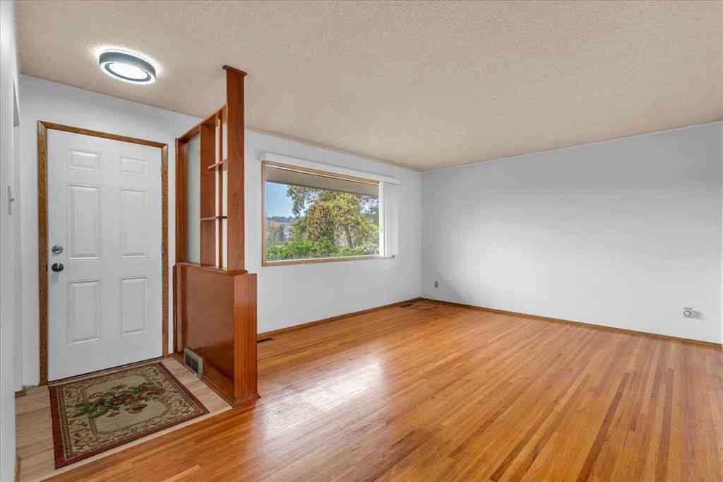 MLS® A2255680 - 4920 Worcester Drive SW in Wildwood Calgary, Residential