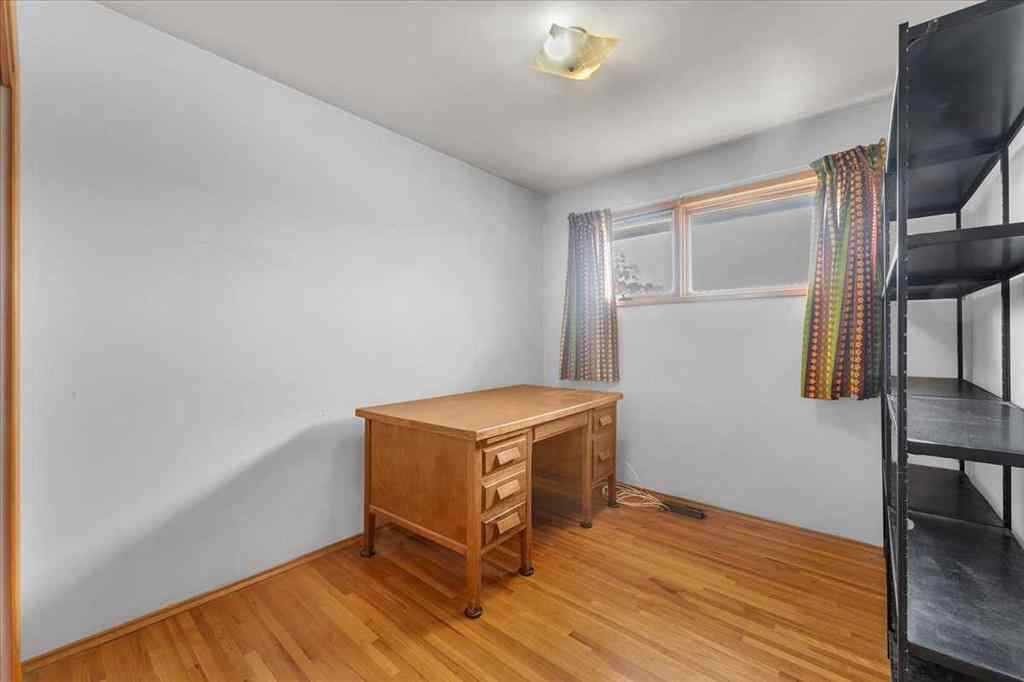 MLS® A2255680 - 4920 Worcester Drive SW in Wildwood Calgary, Residential