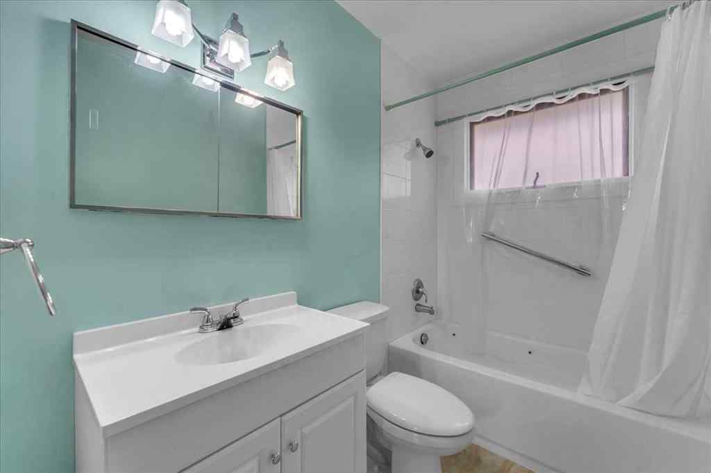 MLS® A2255680 - 4920 Worcester Drive SW in Wildwood Calgary, Residential