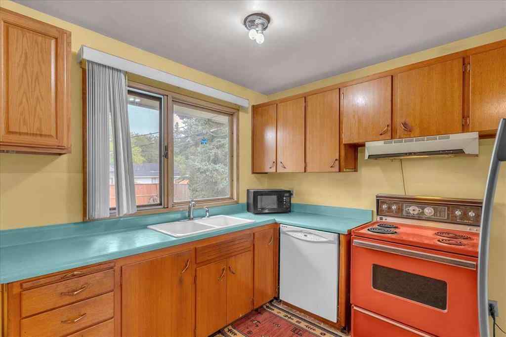 MLS® A2255680 - 4920 Worcester Drive SW in Wildwood Calgary, Residential