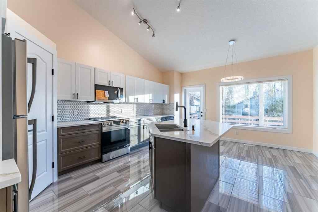 MLS® A2255682 - 224 Highland Circle  in Hillview Estates Strathmore, Residential