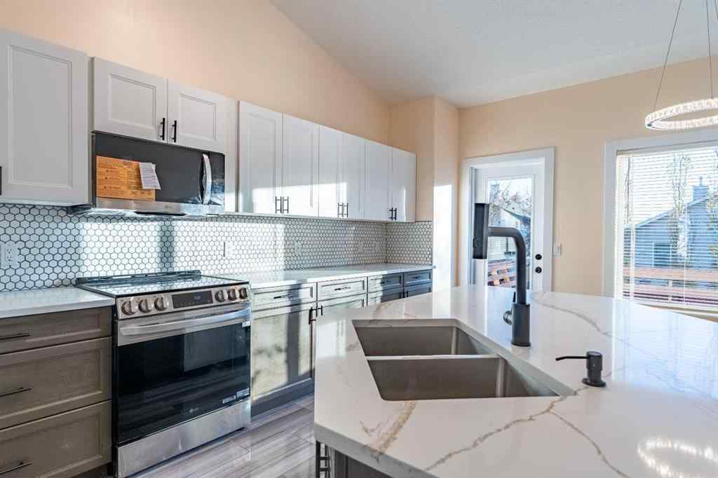 MLS® A2255682 - 224 Highland Circle  in Hillview Estates Strathmore, Residential