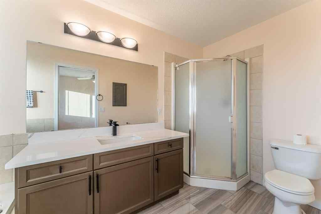 MLS® A2255682 - 224 Highland Circle  in Hillview Estates Strathmore, Residential