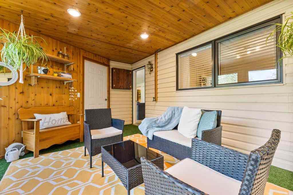 MLS® A2255683 - 2 Riverside Place  in Riverview Cochrane, Residential
