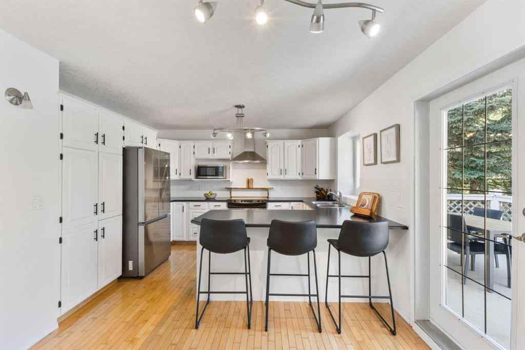 MLS® A2255683 - 2 Riverside Place  in Riverview Cochrane, Residential