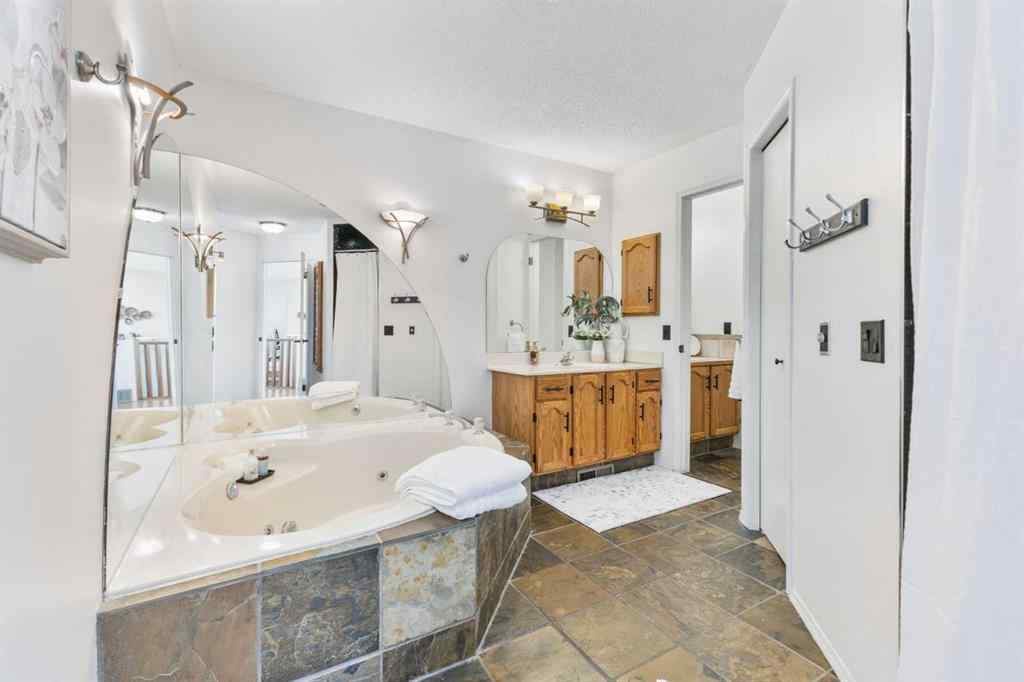 MLS® A2255683 - 2 Riverside Place  in Riverview Cochrane, Residential