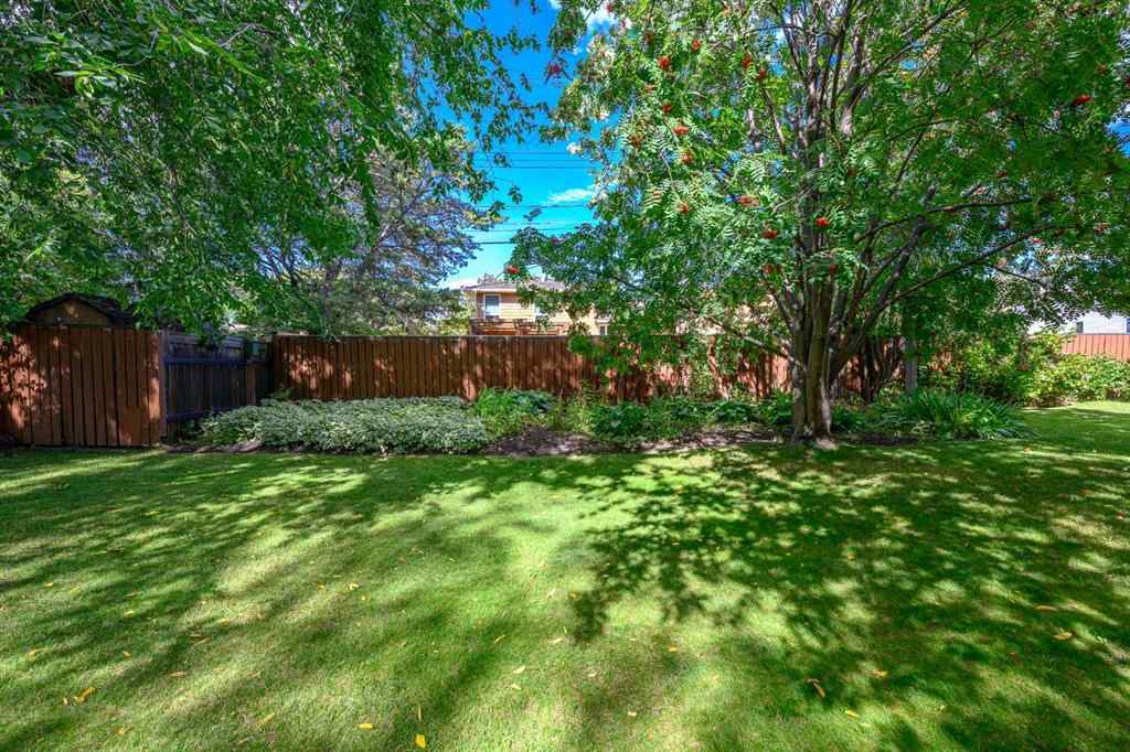 MLS® A2255685 - 9904 106 Avenue  in VLA Montrose Grande Prairie, Residential