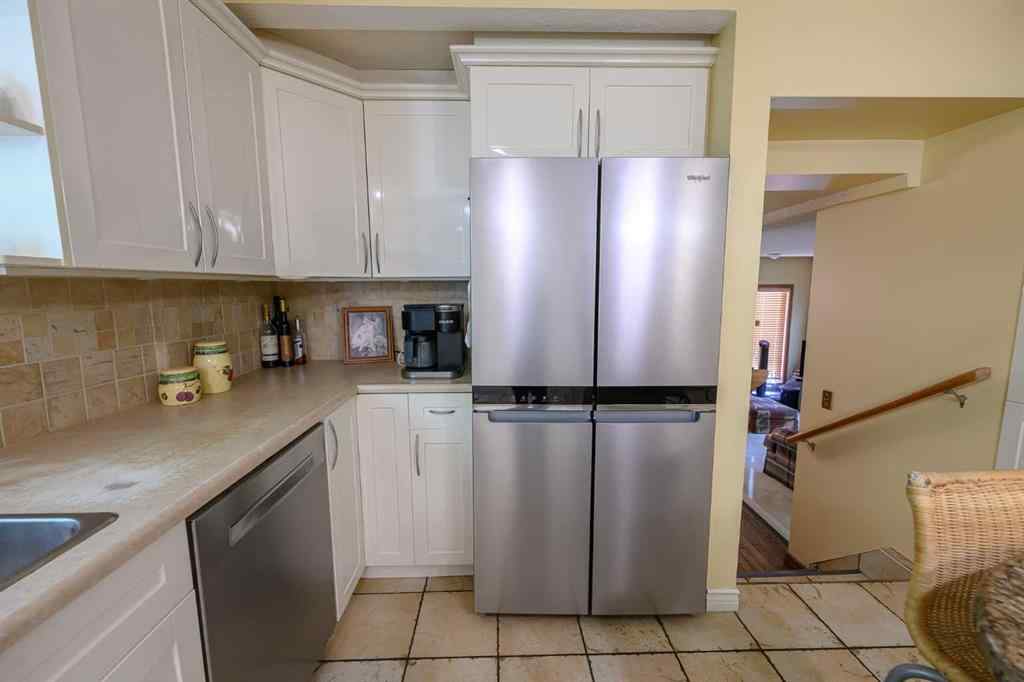 MLS® A2255685 - 9904 106 Avenue  in VLA Montrose Grande Prairie, Residential