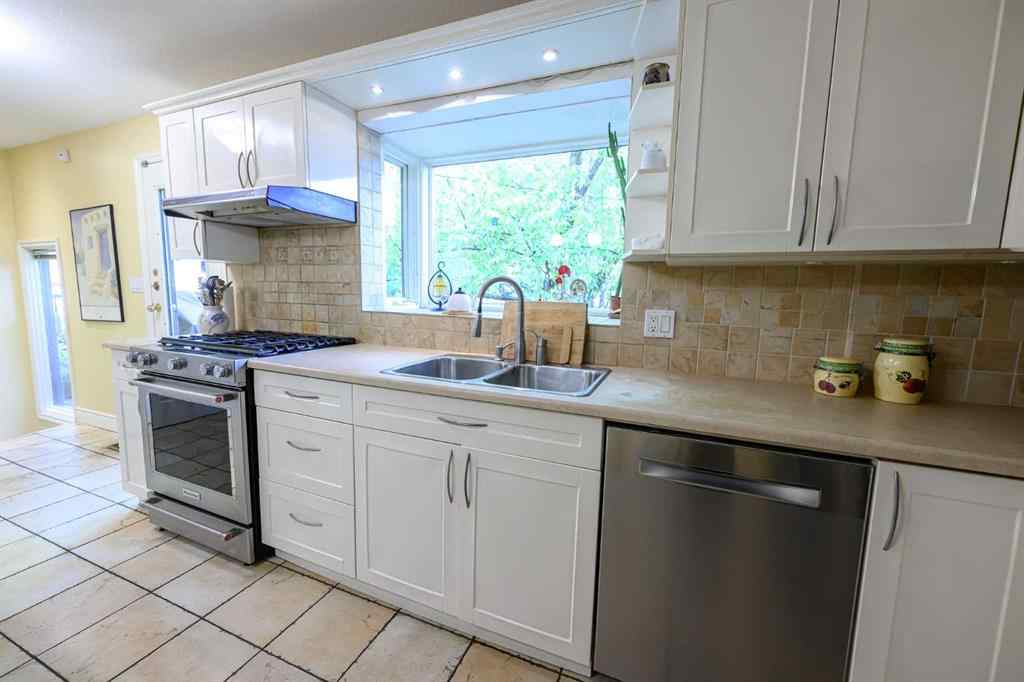 MLS® A2255685 - 9904 106 Avenue  in VLA Montrose Grande Prairie, Residential