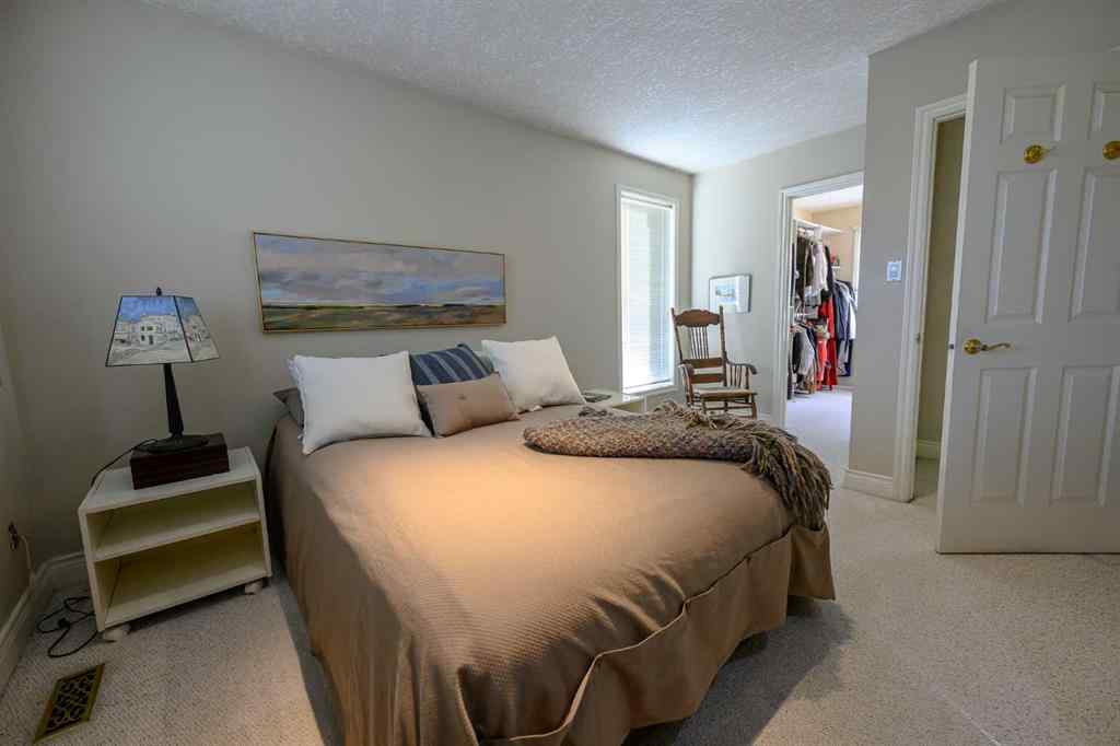 MLS® A2255685 - 9904 106 Avenue  in VLA Montrose Grande Prairie, Residential