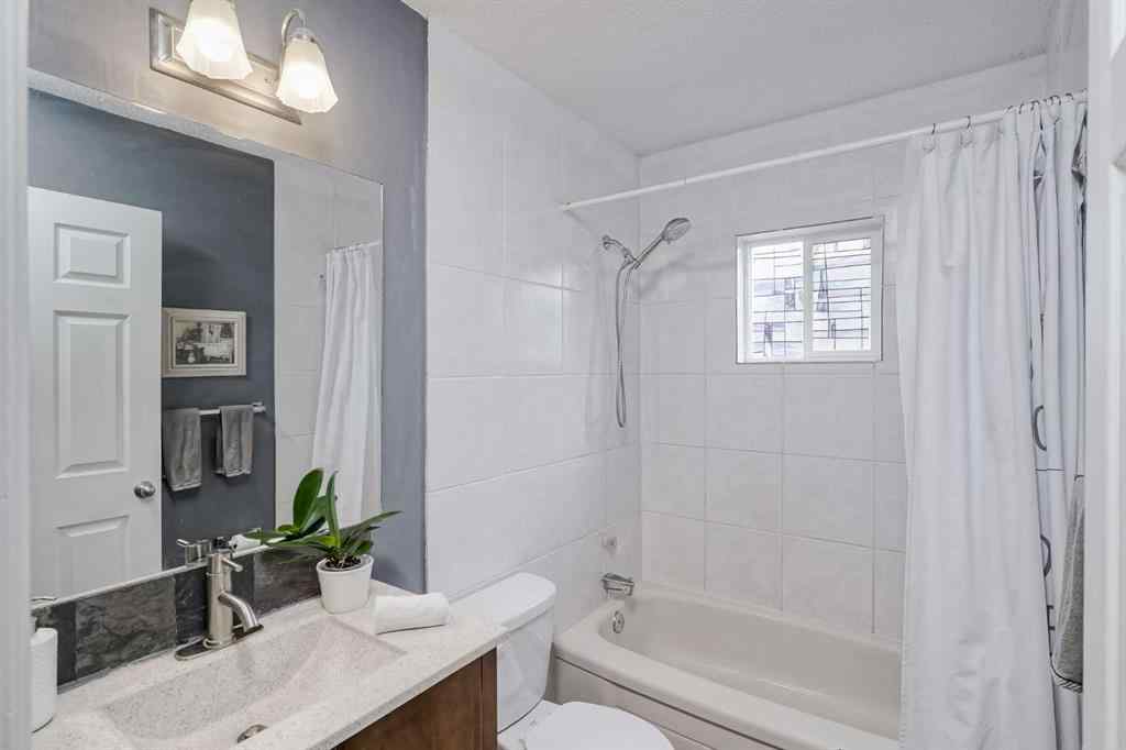 MLS® A2255687 - 5 Shawinigan Rise SW in Shawnessy Calgary, Residential