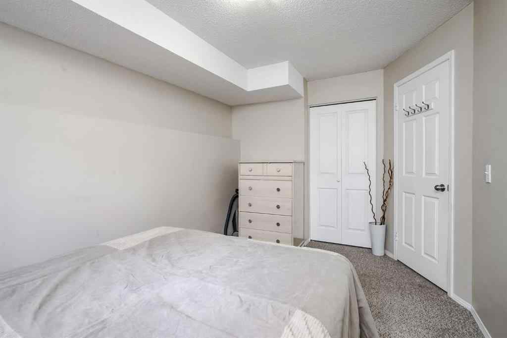 MLS® A2255687 - 5 Shawinigan Rise SW in Shawnessy Calgary, Residential