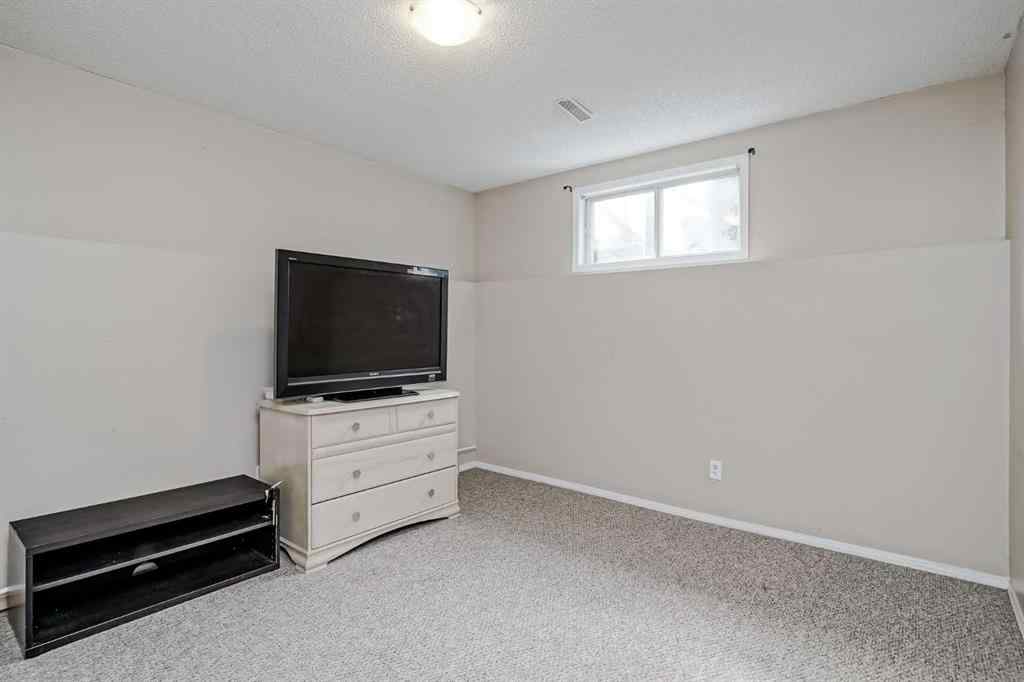 MLS® A2255687 - 5 Shawinigan Rise SW in Shawnessy Calgary, Residential