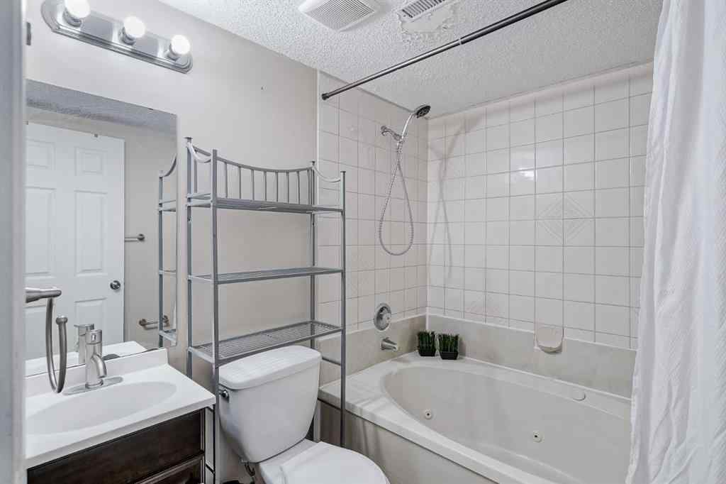MLS® A2255687 - 5 Shawinigan Rise SW in Shawnessy Calgary, Residential