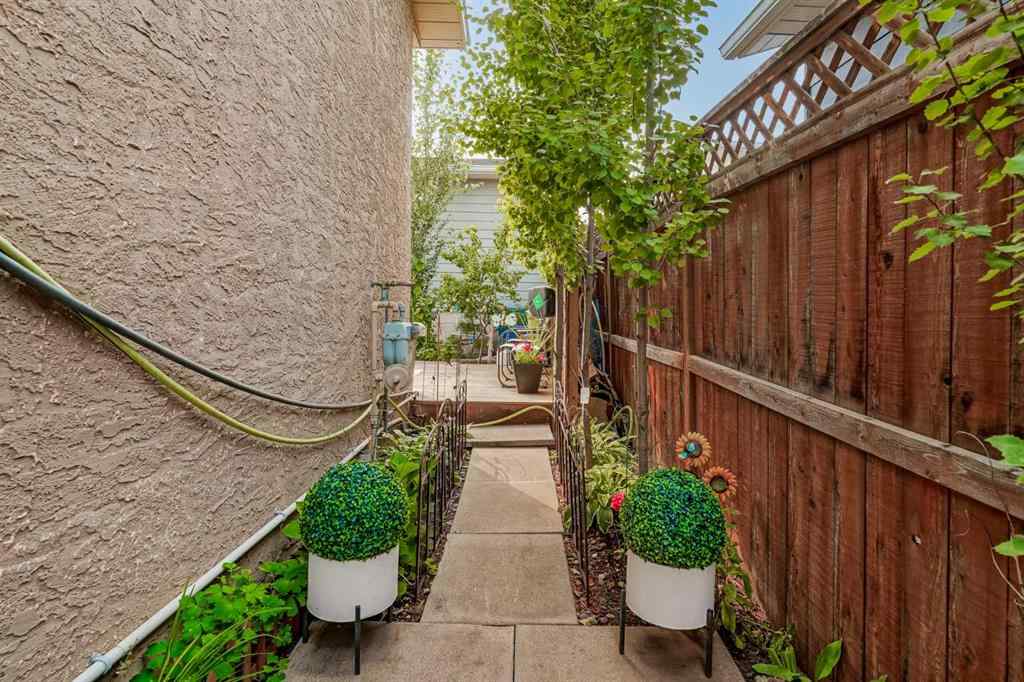MLS® A2255687 - 5 Shawinigan Rise SW in Shawnessy Calgary, Residential