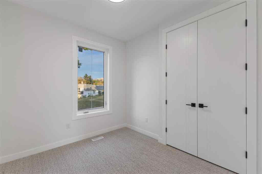 MLS® A2255696 - 4709 19 Avenue NW in Montgomery Calgary, Residential