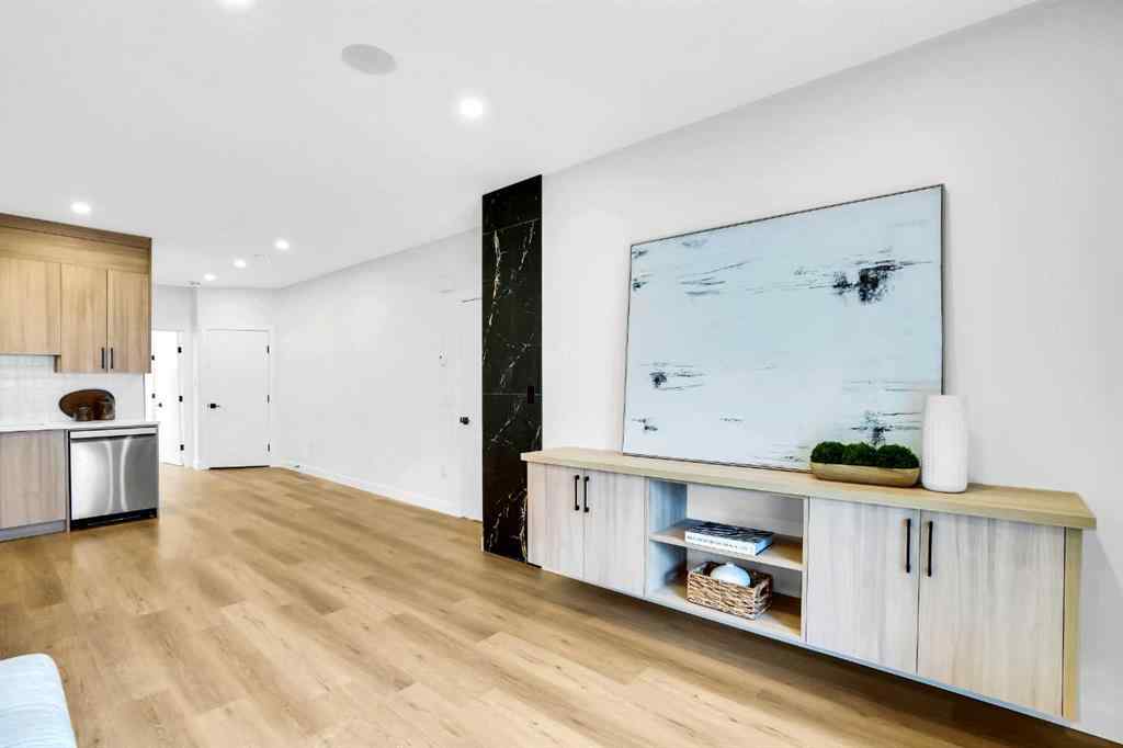 MLS® A2255696 - 4709 19 Avenue NW in Montgomery Calgary, Residential